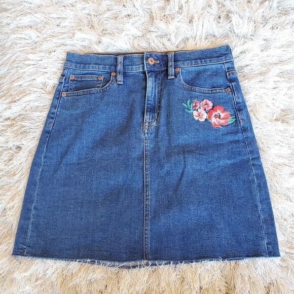 J. CREW Mercantile Denim Mini Skirt Size 0 Blue FLower Embroidered  Summer skirt - Picture 1 of 7